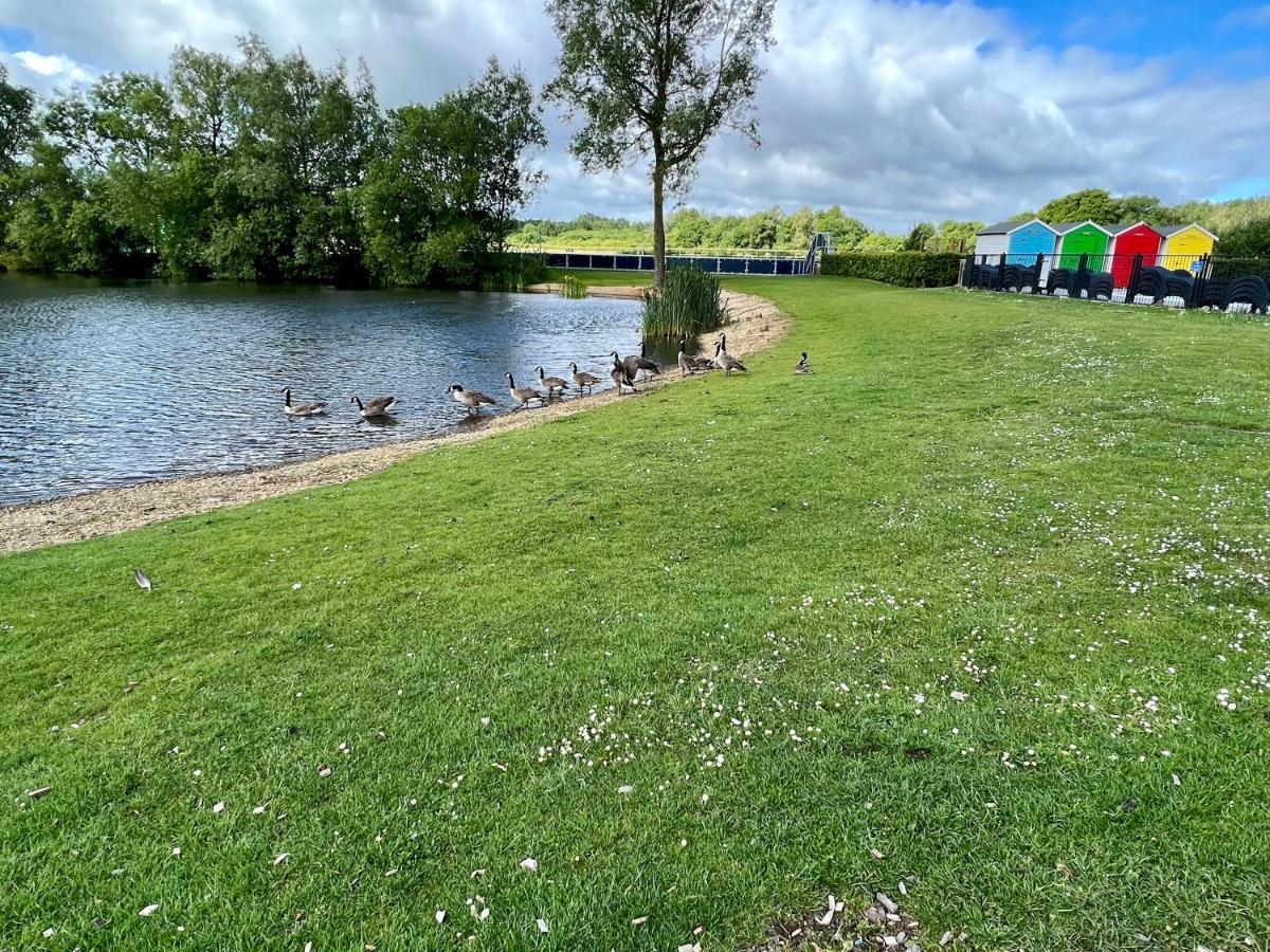 Willow Lodge South Cerney Exterior foto